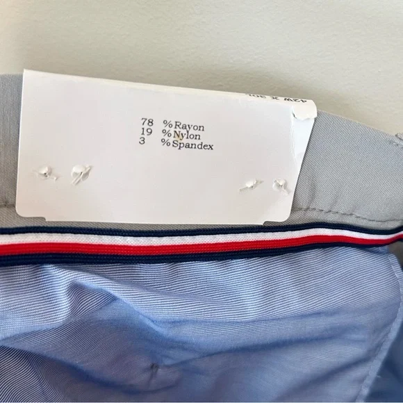 NWT Tommy Hilfiger Men's Light Gray TH Flex Pants - Size: 42/30